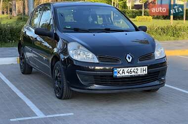 Хэтчбек Renault Clio 2006 в Ирпене
