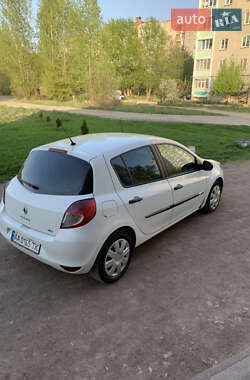 Хэтчбек Renault Clio 2012 в 