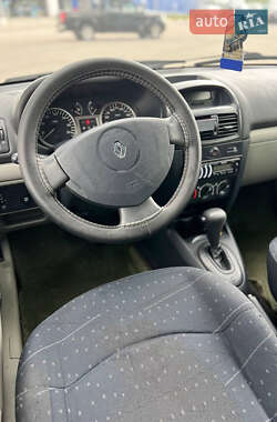 Хетчбек Renault Clio 2003 в 