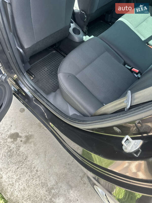 Хэтчбек Renault Clio 2009 в Новоселице
