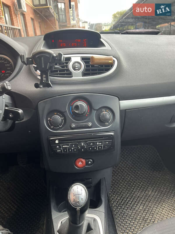 Хэтчбек Renault Clio 2009 в Каменец-Подольском