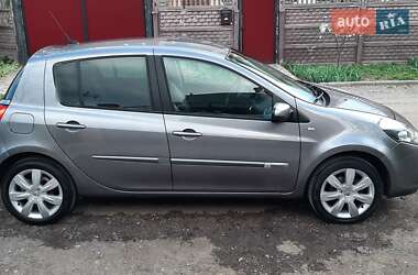 Хетчбек Renault Clio 2012 в 