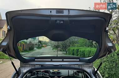 Хетчбек Renault Clio 2012 в 