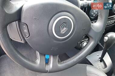Хетчбек Renault Clio 2012 в 