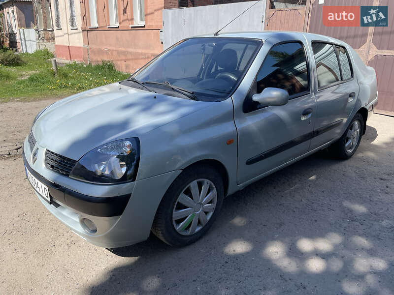 Хэтчбек Renault Clio 2003 в 