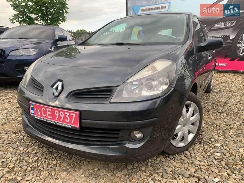 Хэтчбек Renault Clio 2009 в 
