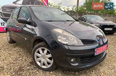 Хэтчбек Renault Clio 2009 в 