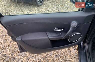 Хэтчбек Renault Clio 2009 в 