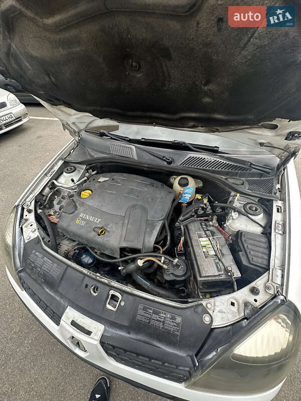 Хэтчбек Renault Clio 2003 в Мукачево