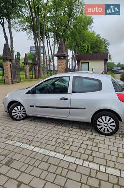 Хэтчбек Renault Clio 2007 в 