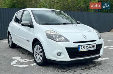 Хэтчбек Renault Clio 2011 в 