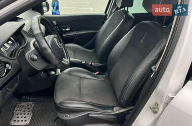 Хэтчбек Renault Clio 2011 в 