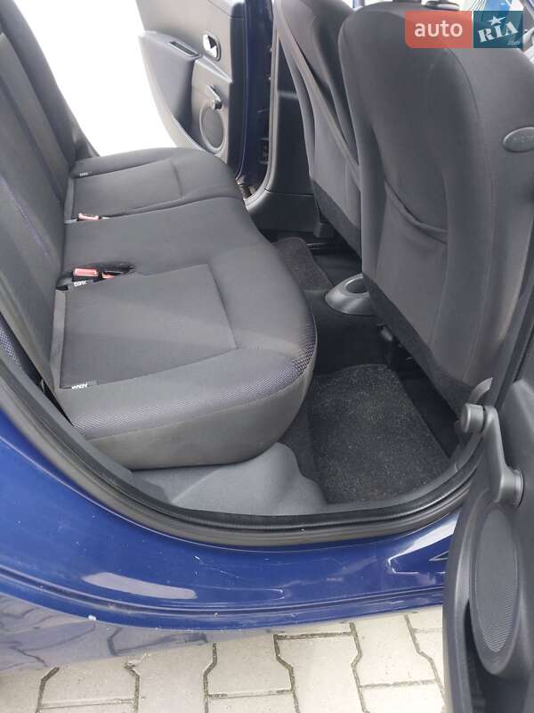 Хэтчбек Renault Clio 2006 в Владимире