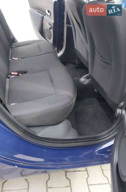 Хэтчбек Renault Clio 2006 в 