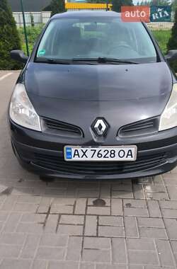 Хэтчбек Renault Clio 2006 в 