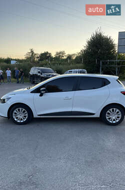 Хетчбек Renault Clio 2015 в 