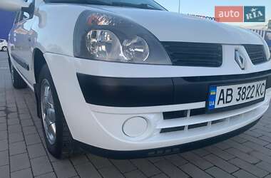 Хэтчбек Renault Clio 2005 в 