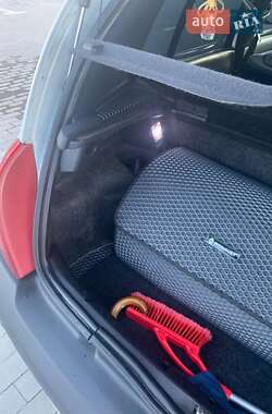 Хэтчбек Renault Clio 2005 в 