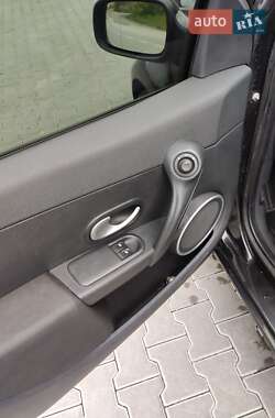 Хэтчбек Renault Clio 2007 в 