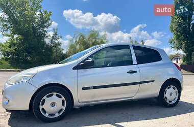 Хэтчбек Renault Clio 2011 в 