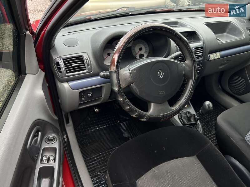 Хетчбек Renault Clio 2006 в Шептицькому