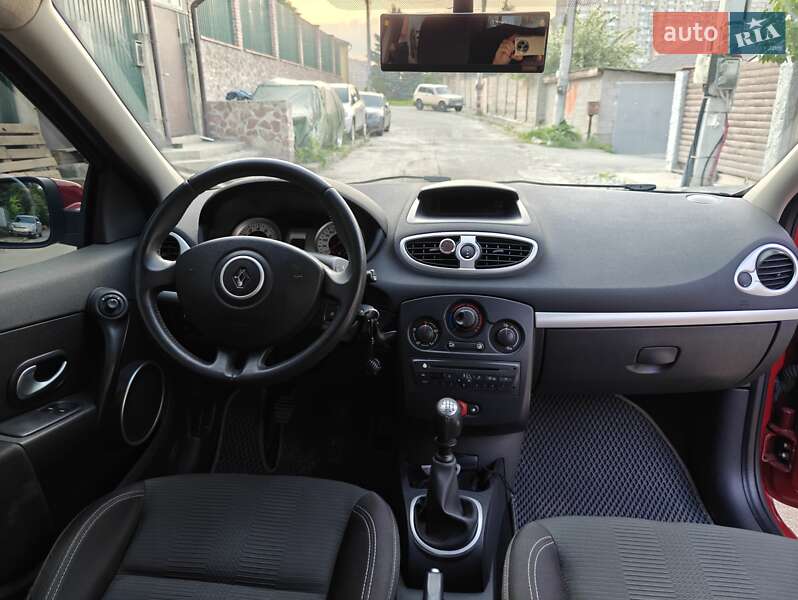 Универсал Renault Clio 2010 в Киеве