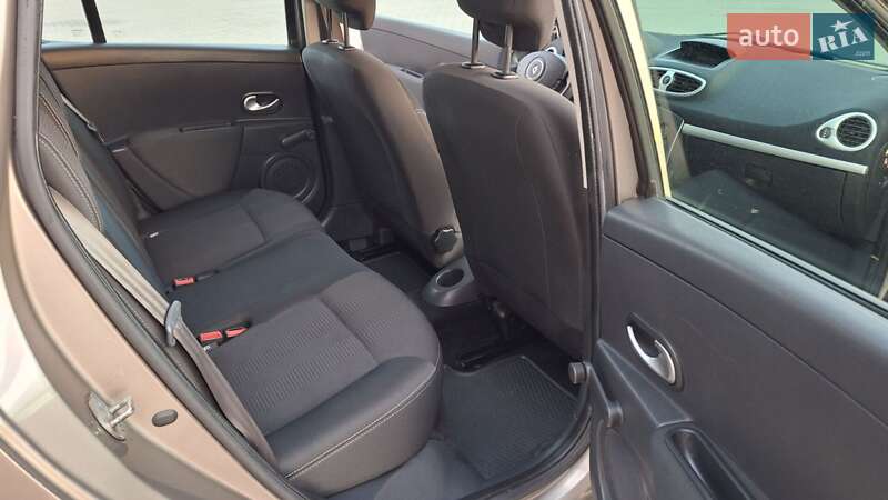 Універсал Renault Clio 2011 в Калуші