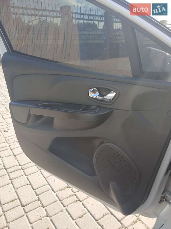 Универсал Renault Clio 2013 в Владимирце