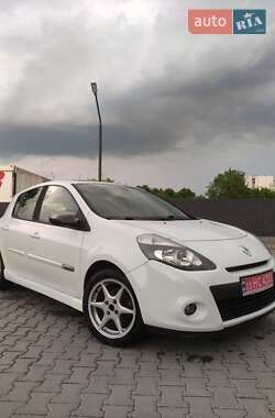 Хэтчбек Renault Clio 2011 в 