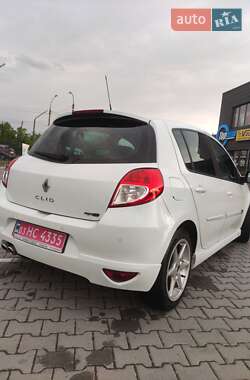 Хэтчбек Renault Clio 2011 в 
