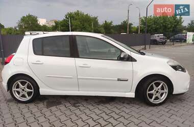 Хэтчбек Renault Clio 2011 в 