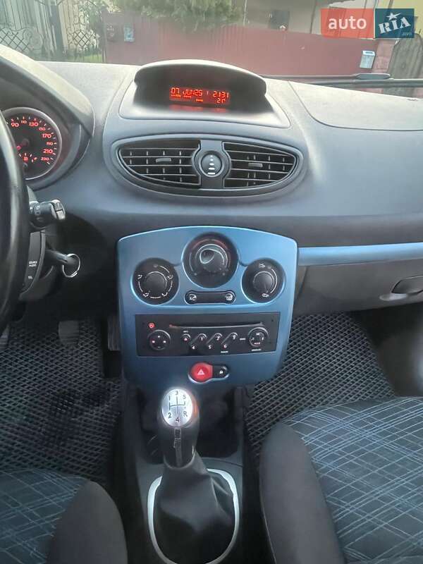 Хэтчбек Renault Clio 2008 в Львове