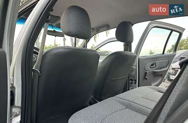 Хэтчбек Renault Clio 2010 в 