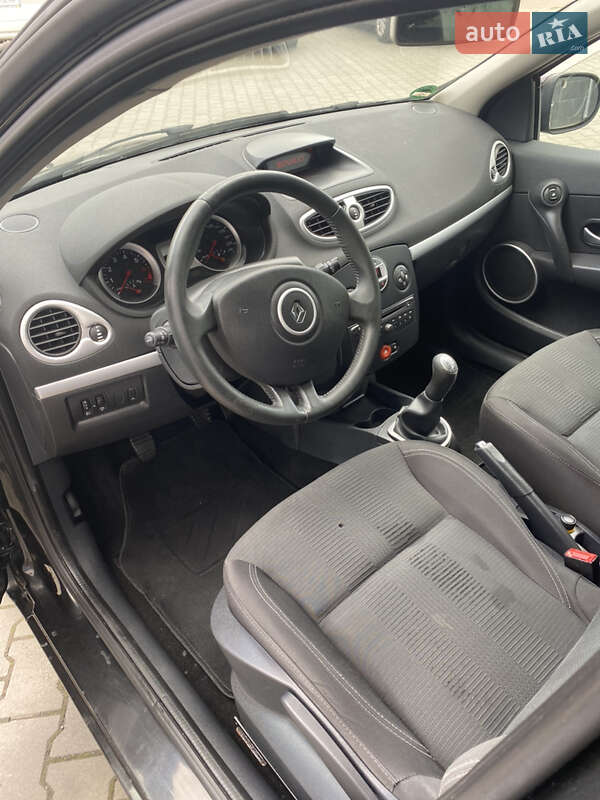 Универсал Renault Clio 2010 в Дубно