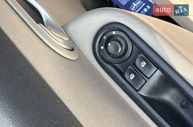 Хэтчбек Renault Clio 2009 в 