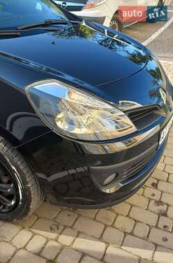 Хэтчбек Renault Clio 2008 в 