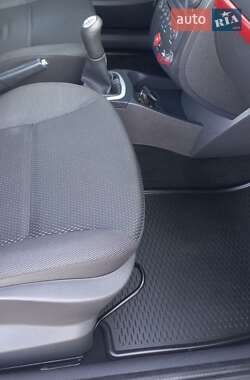 Хэтчбек Renault Clio 2008 в 