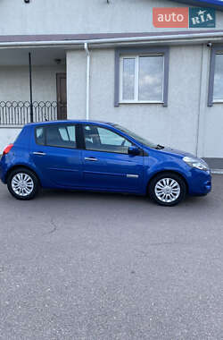 Хэтчбек Renault Clio 2010 в Ровно