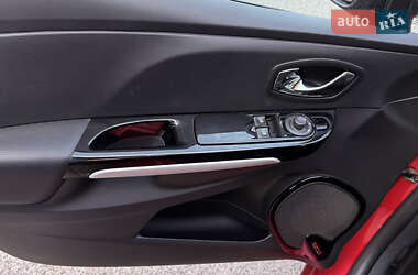 Хэтчбек Renault Clio 2013 в 