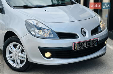 Хэтчбек Renault Clio 2006 в 