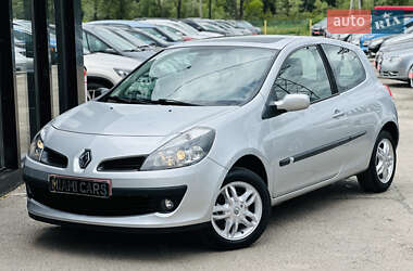 Хэтчбек Renault Clio 2006 в 