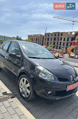 Хэтчбек Renault Clio 2006 в 