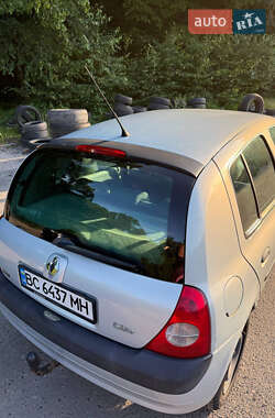 Хэтчбек Renault Clio 2002 в 