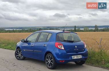 Хэтчбек Renault Clio 2011 в 