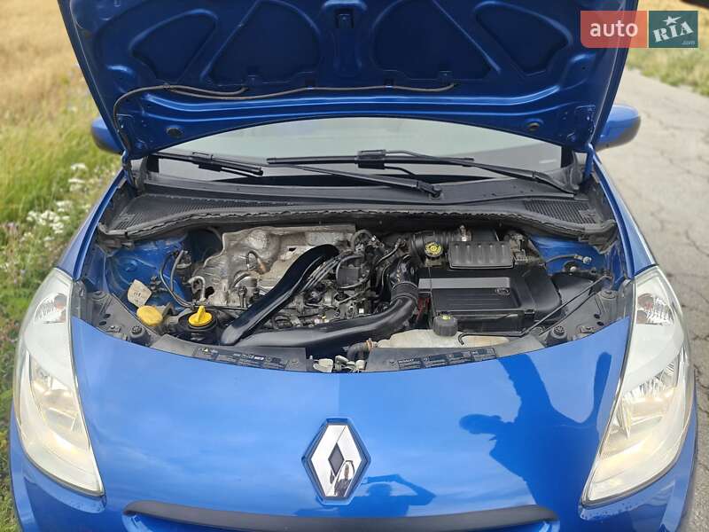 Хетчбек Renault Clio 2011 в Запоріжжі