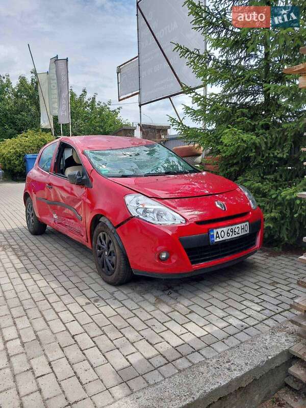 Хэтчбек Renault Clio 2009 в 
