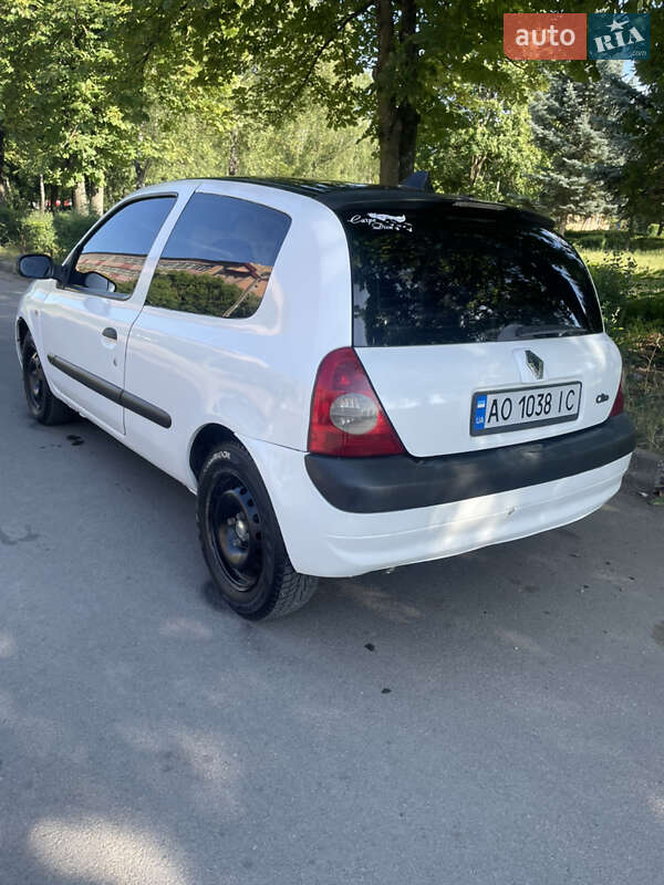 Хэтчбек Renault Clio 2003 в Мукачево