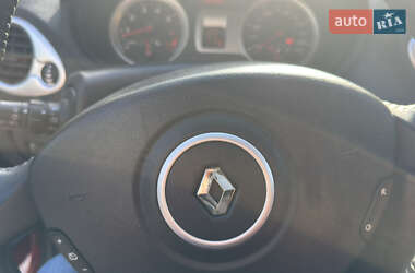 Хэтчбек Renault Clio 2010 в 