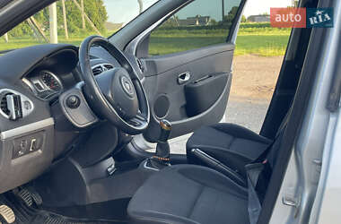 Хетчбек Renault Clio 2011 в 