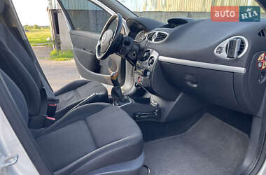 Хетчбек Renault Clio 2011 в 